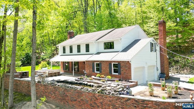 219 W Saddle River Road, Saddle River, NJ 07458