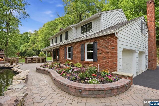 219 W Saddle River Road, Saddle River, NJ 07458
