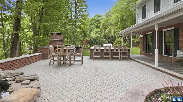 219 W Saddle River Road, Saddle River, NJ 07458