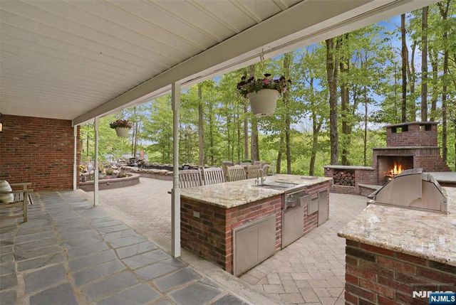 219 W Saddle River Road, Saddle River, NJ 07458