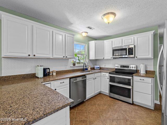 201 Suffolk Court, Jacksonville, NC 28546