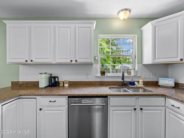 201 Suffolk Court, Jacksonville, NC 28546