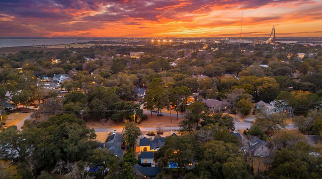 1027 Lakeview Drive, Mount Pleasant, SC 29464