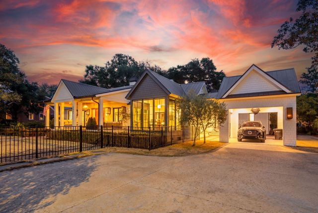 1027 Lakeview Drive, Mount Pleasant, SC 29464