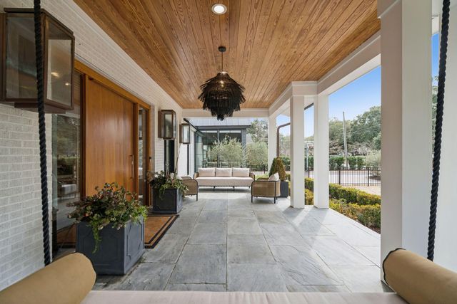 1027 Lakeview Drive, Mount Pleasant, SC 29464