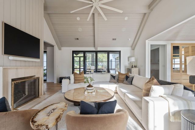 1027 Lakeview Drive, Mount Pleasant, SC 29464