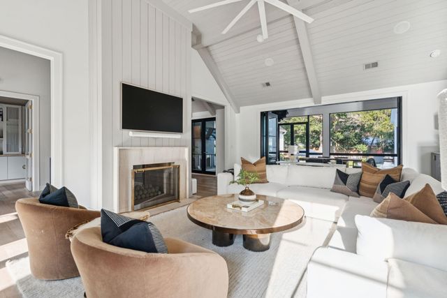 1027 Lakeview Drive, Mount Pleasant, SC 29464