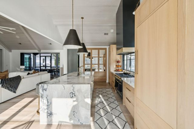 1027 Lakeview Drive, Mount Pleasant, SC 29464