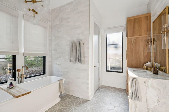 1027 Lakeview Drive, Mount Pleasant, SC 29464