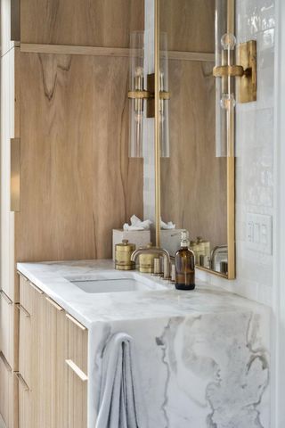 1027 Lakeview Drive, Mount Pleasant, SC 29464