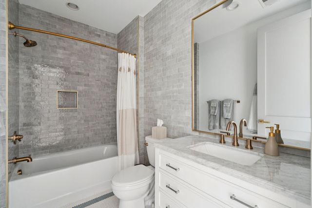 1027 Lakeview Drive, Mount Pleasant, SC 29464