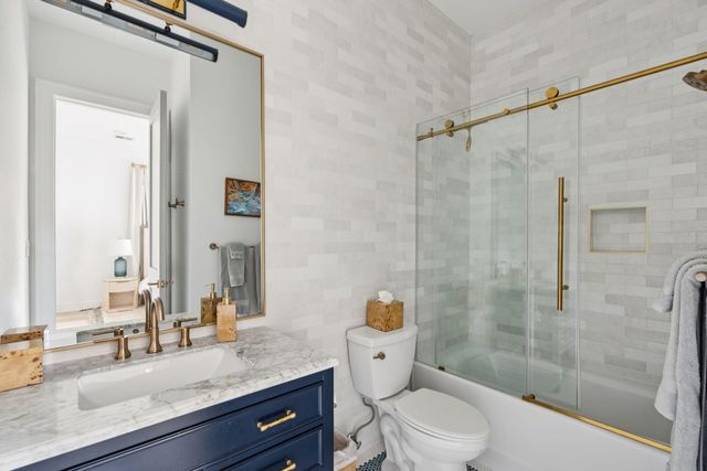 1027 Lakeview Drive, Mount Pleasant, SC 29464