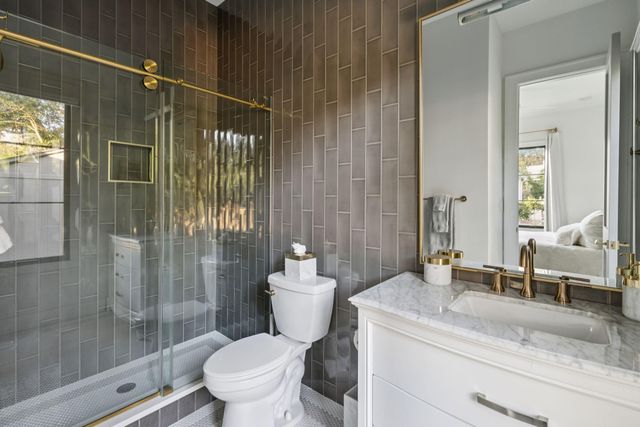 1027 Lakeview Drive, Mount Pleasant, SC 29464