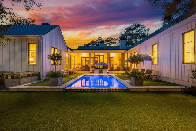 1027 Lakeview Drive, Mount Pleasant, SC 29464