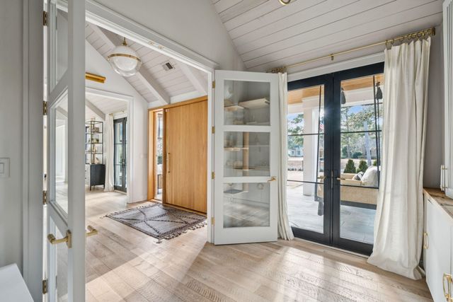 1027 Lakeview Drive, Mount Pleasant, SC 29464