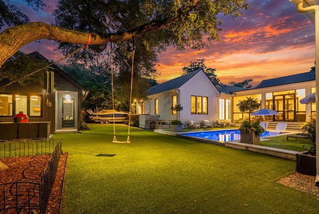 1027 Lakeview Drive, Mount Pleasant, SC 29464