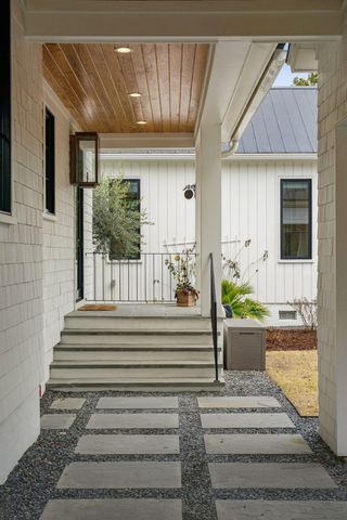 1027 Lakeview Drive, Mount Pleasant, SC 29464