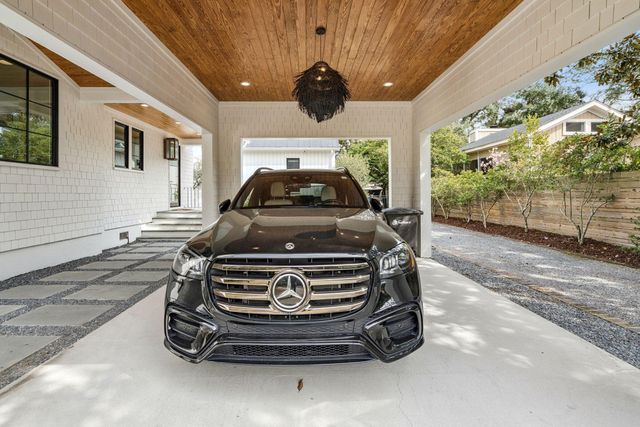 1027 Lakeview Drive, Mount Pleasant, SC 29464