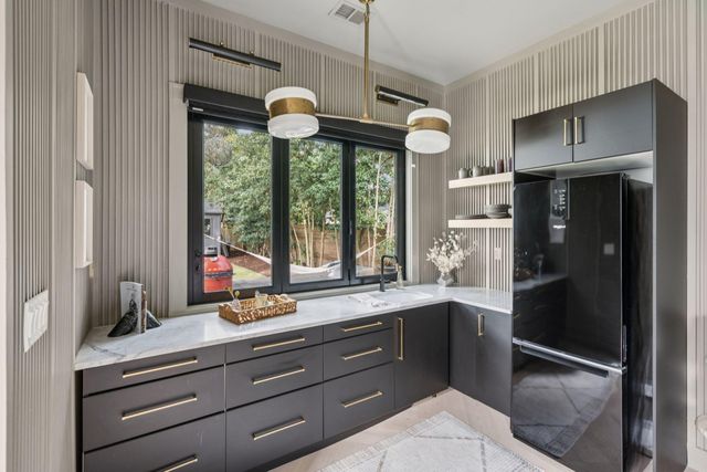 1027 Lakeview Drive, Mount Pleasant, SC 29464