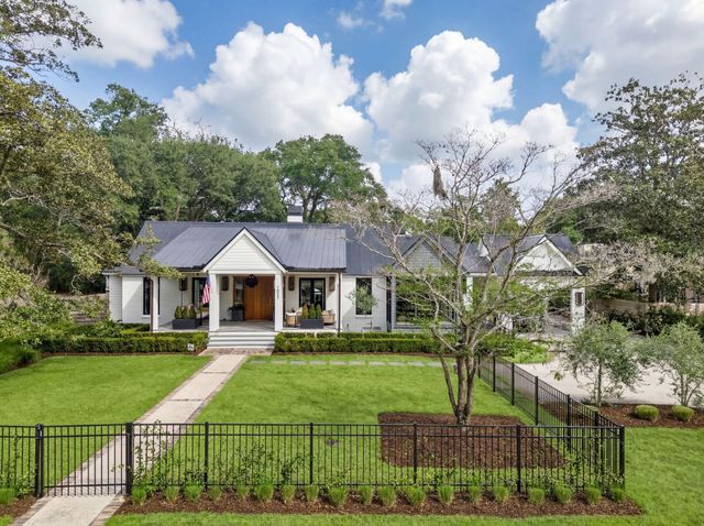 1027 Lakeview Drive, Mount Pleasant, SC 29464