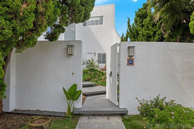 25 Green Turtle Rd, Coronado, CA 92118