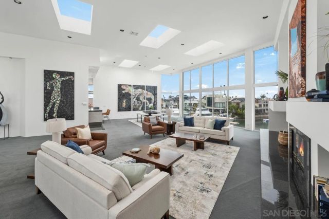 25 Green Turtle Rd, Coronado, CA 92118