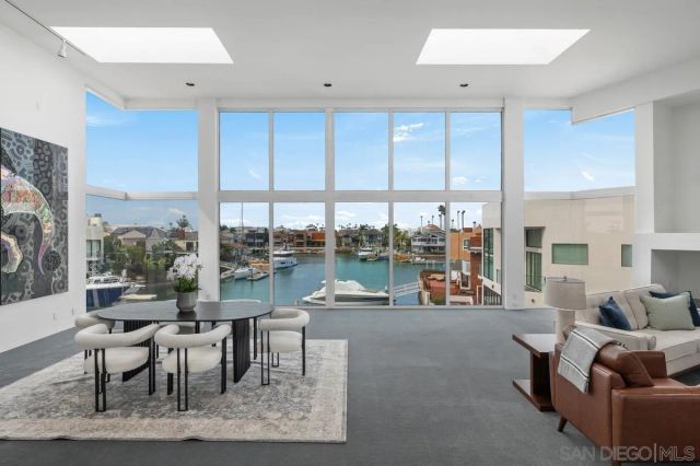 25 Green Turtle Rd, Coronado, CA 92118