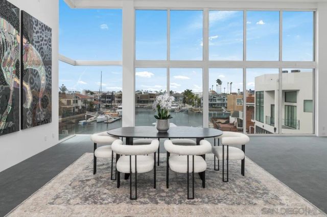 25 Green Turtle Rd, Coronado, CA 92118