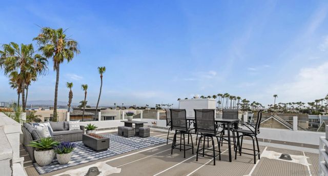 25 Green Turtle Rd, Coronado, CA 92118