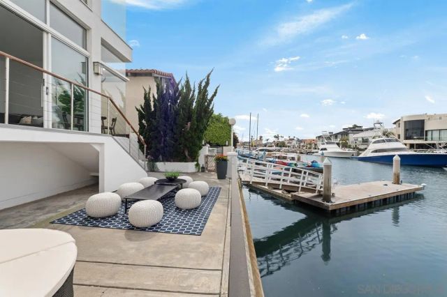 25 Green Turtle Rd, Coronado, CA 92118