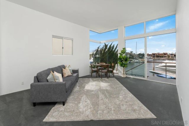 25 Green Turtle Rd, Coronado, CA 92118