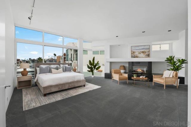 25 Green Turtle Rd, Coronado, CA 92118