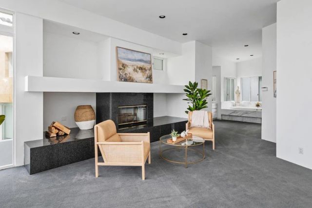 25 Green Turtle Rd, Coronado, CA 92118