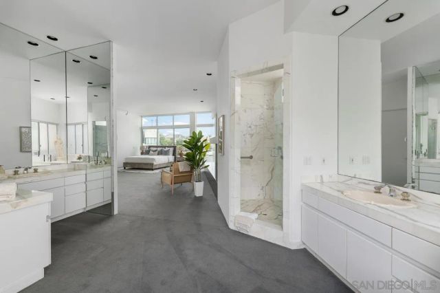 25 Green Turtle Rd, Coronado, CA 92118