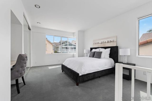 25 Green Turtle Rd, Coronado, CA 92118