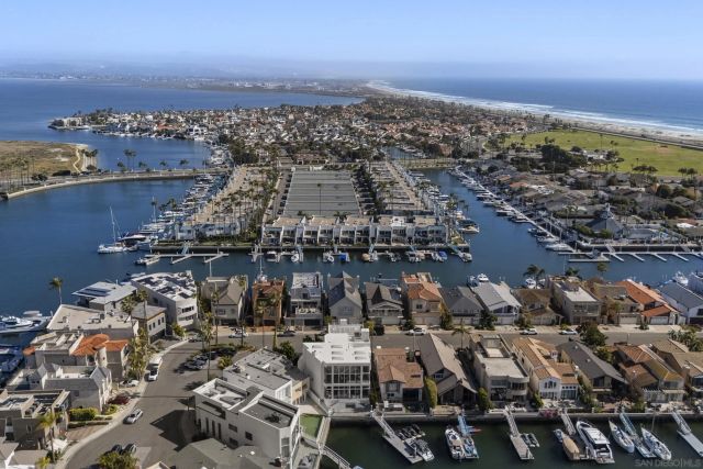 25 Green Turtle Rd, Coronado, CA 92118