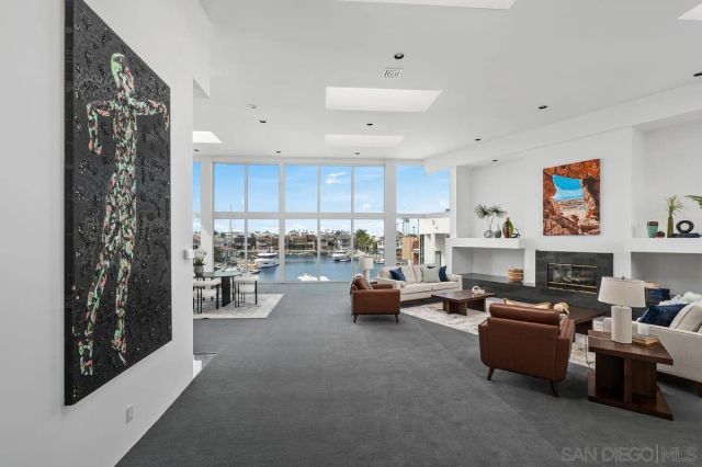 25 Green Turtle Rd, Coronado, CA 92118