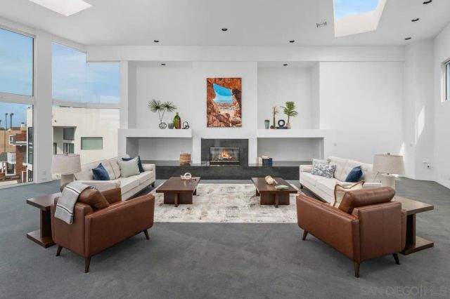 25 Green Turtle Rd, Coronado, CA 92118