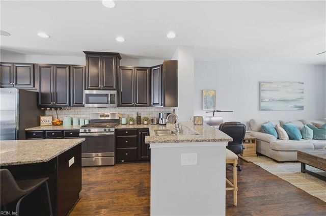 404 Spring Hill PL, Smithfield, VA 23430
