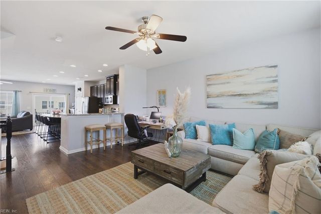 404 Spring Hill PL, Smithfield, VA 23430