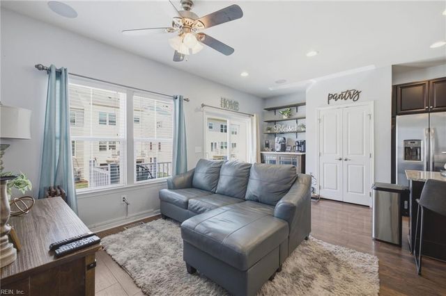 404 Spring Hill PL, Smithfield, VA 23430