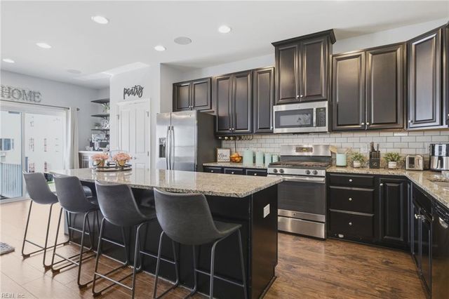 404 Spring Hill PL, Smithfield, VA 23430