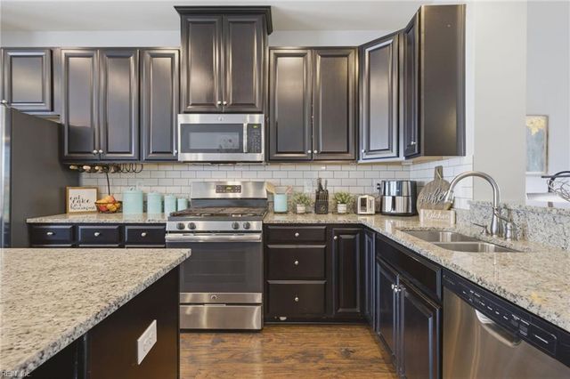 404 Spring Hill PL, Smithfield, VA 23430
