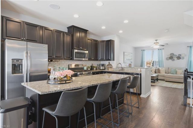 404 Spring Hill PL, Smithfield, VA 23430