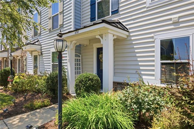 404 Spring Hill PL, Smithfield, VA 23430