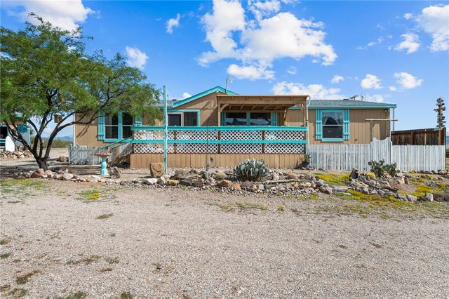 1193 S Dome Road, Golden Valley, AZ 86413