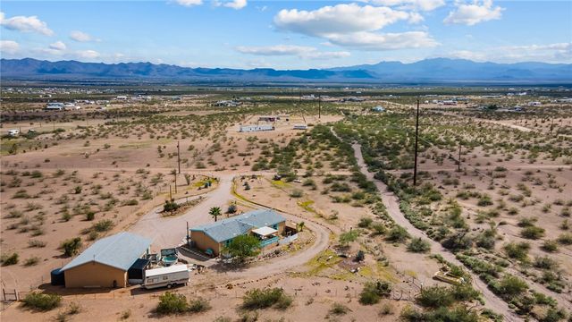 1193 S Dome Road, Golden Valley, AZ 86413