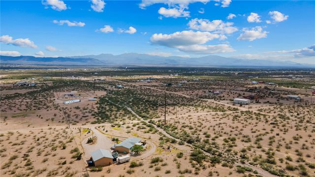 1193 S Dome Road, Golden Valley, AZ 86413