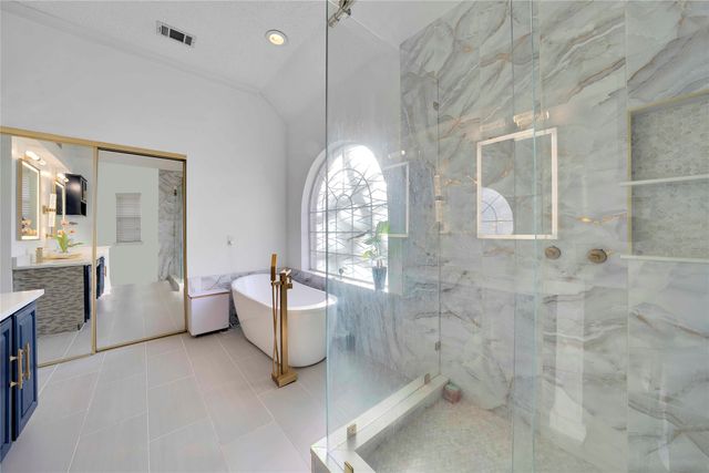 9352 Riverwalk Lane, Irving, TX 75063