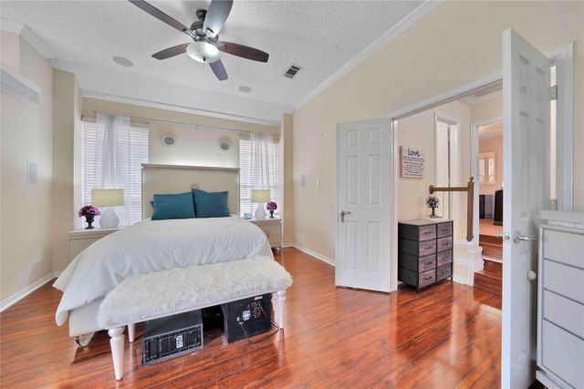 9352 Riverwalk Lane, Irving, TX 75063